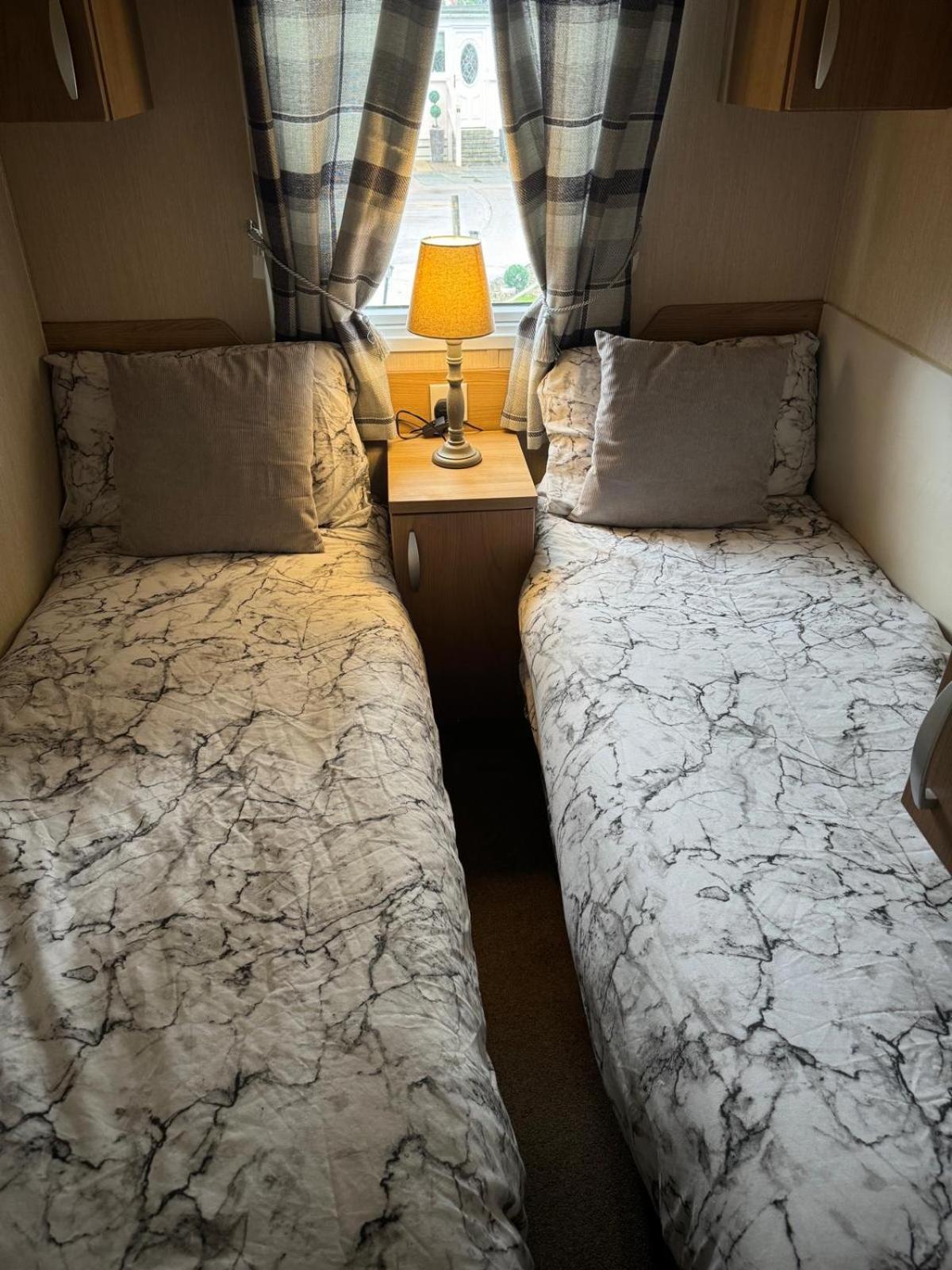 Prestige Static Caravan On 5 Star Holiday Park Cheswick  Exterior foto